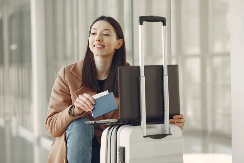 Before You Board: A Canadian Traveller's Complete Guide to Crossing Borders With Prescription Medications